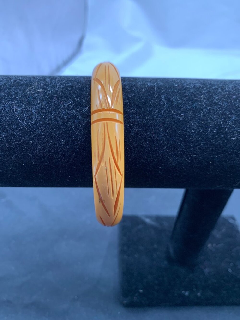 Carved Vintage Bakelite Bangle Bracelet In Butterscotch Yellow Art Deco Design